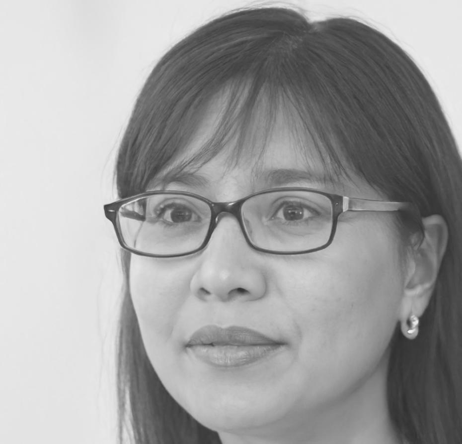 Retrato profesional de María González, experta en finanzas